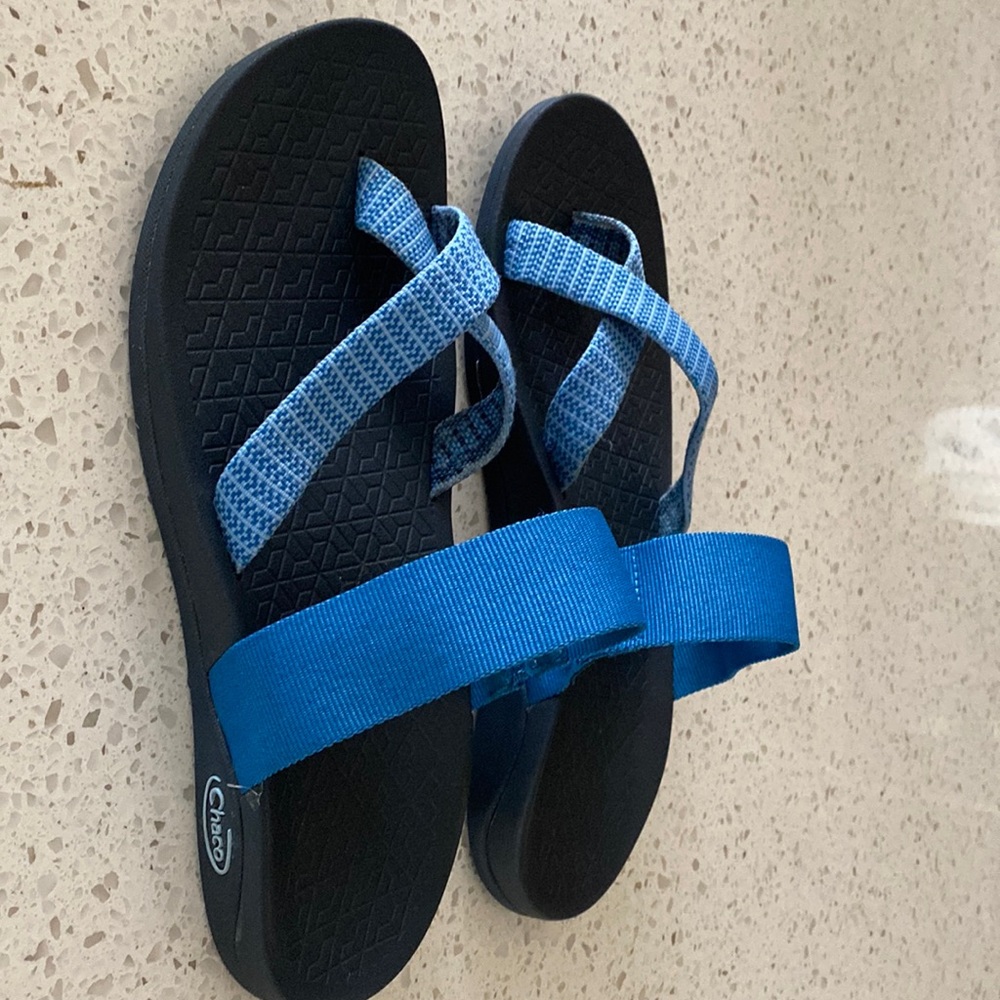 - Chacos cross big Toe 9